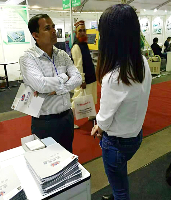 Бангладешская выставка компании по продольной резке нетканых материалов