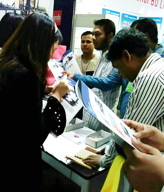 Бангладешская выставка компании по продольной резке нетканых материалов