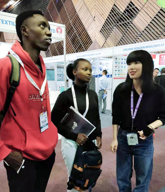 кенийская выставка завода по производству нетканых пакетов