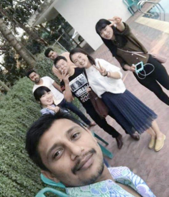 Индийская выставка компании по производству машин для запайки ручек