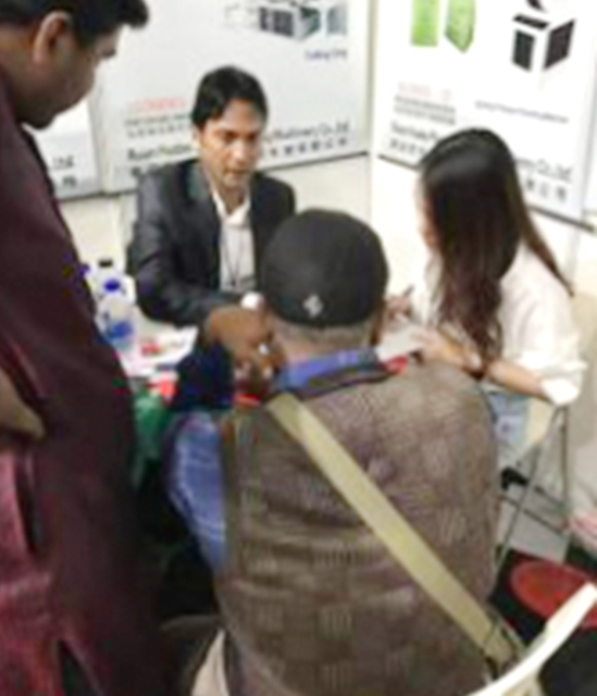 Бангладешская выставка компании по продольной резке нетканых материалов